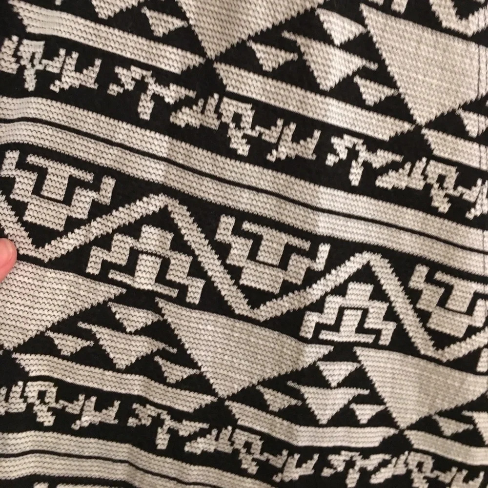 Dainty Hooligan Women’s Up A Notch Aztec White and Black Cardigan Blazer - Picture 8 of 13
